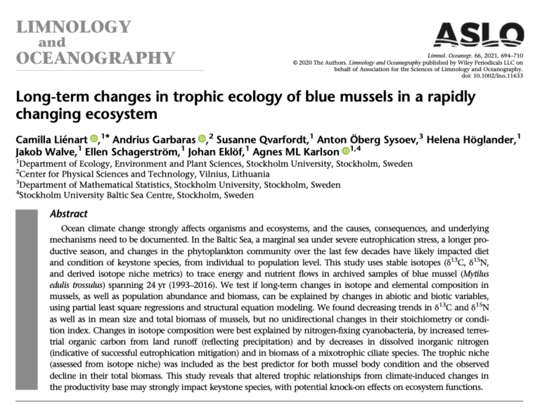 Long-term changes in trophic ecology of blue mussels in a rapidly changing ecosystem